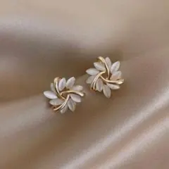 ピアス 花 フラワー ゴールド 高見え ご褒美 ギフト デート 淡色 韓国 春