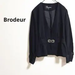 b261 【Brodeur】ノーカラーブラウスジャケフォーマルシングルボタン無地