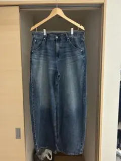 UNIQLO バギーカーブジーンズ　28インチ