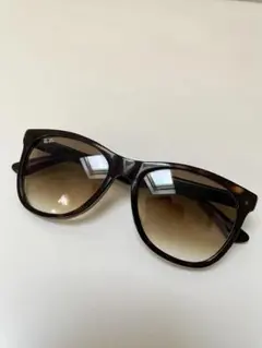 Ray-Ban RB4184F サングラス