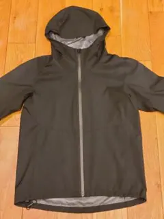 ユニクロ　ブロックテックパーカー　黒