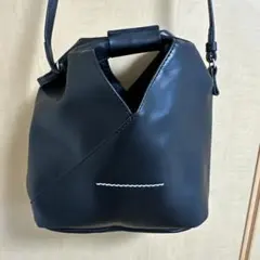 MM6 ブラック ショルダーバッグ