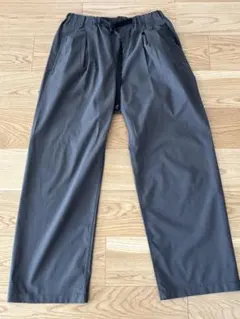 GRAMICCI | 〈別注〉2タックシームレスパンツ