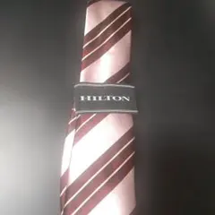 【新品】HILTON シルク ネクタイ シックなスモーキーピンク バーガンディのサムネイル