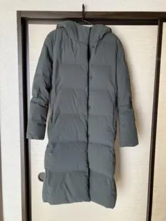 ユニクロ シームレスダウンロングコート オリーブ　カーキ ダークグリーン　ロング