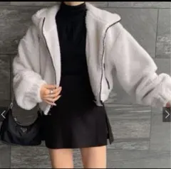 美品✨グレイル　フード付きボアクロップド丈パーカーのサムネイル