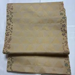 袋帯帯、銀黄土色 淵桜柄三角形模様、指差しシミ2㎝1個、美品、前半分織結び易い