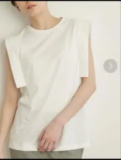 ✨emmi エミ✨スクエアスリーブTシャツ ノースリ 半袖のサムネイル