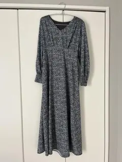 【N.（N. Natural Beauty Basic】花柄 Vネックワンピースのサムネイル