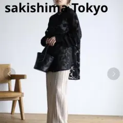 【新品タグ付き✨】サキシマトーキョー　ブラックレース　花柄長袖ブラウス　シャツのサムネイル