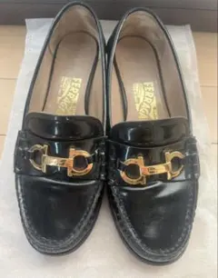 最終値下FERRAGAMO フェラガ ブラック ローファー　エナメル　ガンチーニのサムネイル