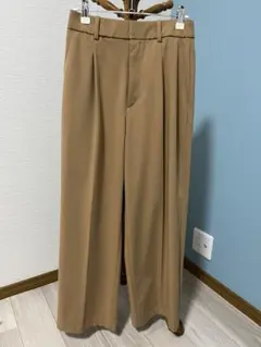 UNIQLOタック入りワイドパンツ Ｓ