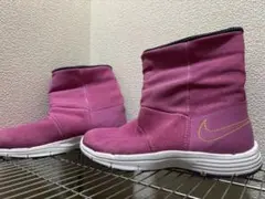 Nike ピンク ムートンブーツ