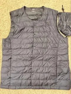 ユニクロ　ウルトラダウンベスト　Mサイズ　ネイビー