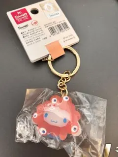 早い者勝ち！大人気！新品シナモロールミャクミャク　クリアカラー キーホルダー