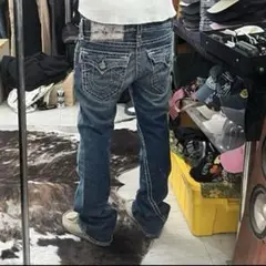 true religion joey super t フレアデニム io着用 - メルカリ