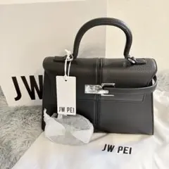 JW PEI Elise トップハンドルバッグ ブラック Elise 人工クリスタルトップハンドルバッグ - ブラック - JW PEI Japan