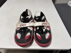 asics スポーツシューズ 黒赤