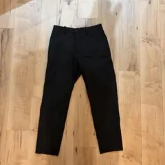 ユニクロ 黒 スリムフィット パンツ