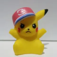 サトシのピカチュウ　フィギュア　ソフビ　レトロ　レア　ポケモン　かわいい　帽子