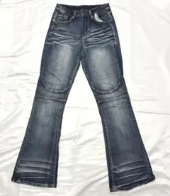 ブーツカットデニム　フレアデニム　ジーンズ　グランジ　装飾　ポケット付き