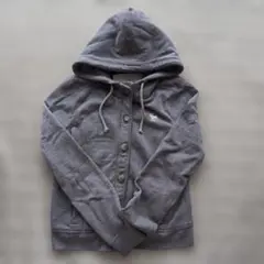 Abercrombie＆Fitchグレーパーカー☆期間限定出品2/22㈰まで☆