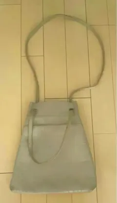 レザーショルダーバッグ 革