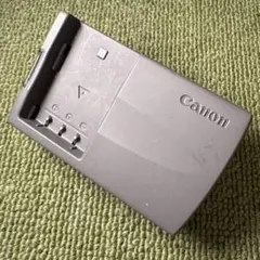 Canon EOS M100 ボディ・純正バッテリー・充電器 Canon EOS M100 ボディ・純正バッテリー・充電器 Canon EOS M100