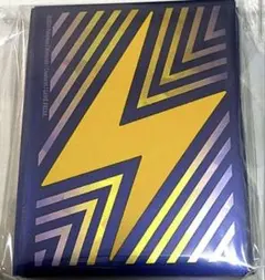 そ*た様 【新品・匿名配送】海外限定 雷 ピカチュウ デッキシールド スリーブ