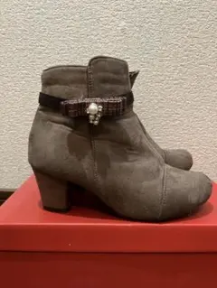 Item thumbnail for item c3928d8f-cb5d-415f-bf1e-f3862c32701d