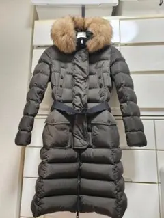 Moncler ダウンジャケット ファー付き