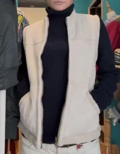 クリーム色　オフホワイト　リバーシブルフリースボアベスト