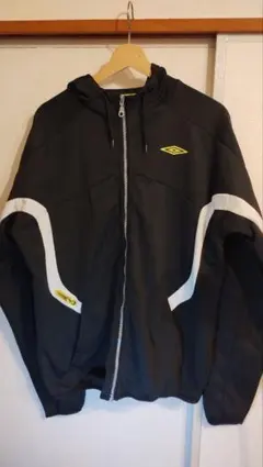 UMBRO フード付きトラックジャケット ブラック