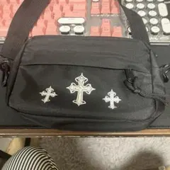 ブラック クロスモチーフ ショルダーバッグ