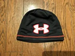 【極美品】アンダーアーマー　　Under Armour ニット帽 黒