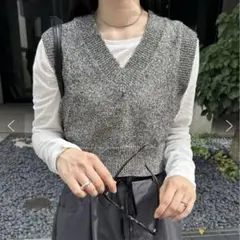 【mystic】スパンコールニットベスト　グレー　Fのサムネイル