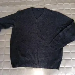 ユニクロ　Ｖネックセーター