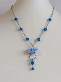 新作9月【ブルースワロフスキーとスカイブルーフラワーペンダントネックレス】