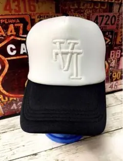 【新品❣️】LA(逆さロゴ) メッシュキャップ　CAP