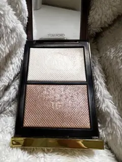 TOM FORD スキンイルミネイティングパウダー デュオ 01 ハイライトのサムネイル