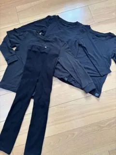 ユニクロ　黒のアンダーシャツとレギンスセット　110 120