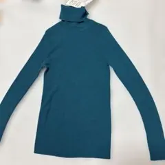 ユニクロ　エクストラファインメリノリブタートルネックセーター　　Sサイズ