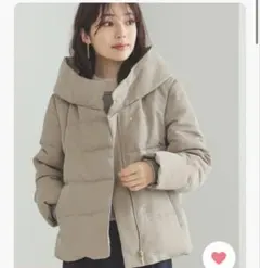 ベージュ フード付き ダウンジャケット