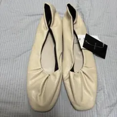 OFUON アイボリー フラットシューズ