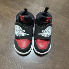 Jordan Sky Jordan 赤/黒 スニーカー