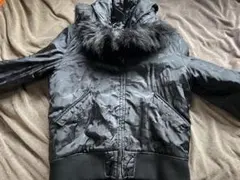 AZUL ファー付きフード ブラックダウンジャケット