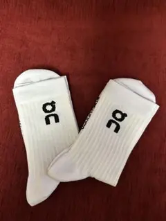 【オン】Logo Sock Highユニセックス白色2足(新品•未使用)Mサイズのサムネイル