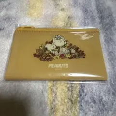 PEANUTS 2026 スヌーピー フラットポーチ ファミマ