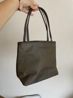 正規品 GUESS? 軽量 ナイロントートのサムネイル