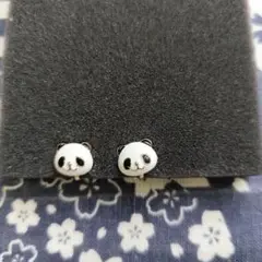 パンダ型のピアスセット